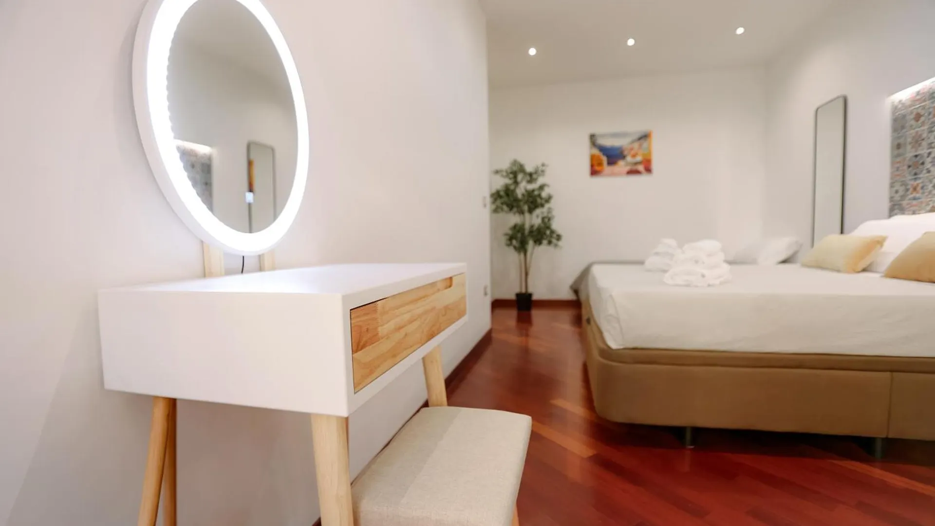 Domus Gallery Naples Apartment